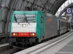 E 186 135-0 mit dem EC 45 nach Warschau in Berlin Hbf. (11.7.2009)