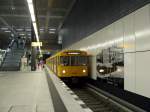 Der  Kanzeler U-Bahn  Zug bei seinem minimalen Aufenthalt am Hauptbahnhof.