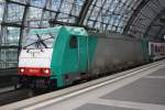 In Berlin Hbf kam mir am 04.10.09 die 186 130-1 mit dem  Berlin - Warschau - Express  vor die Linse.