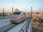 Hier 402 033-5  Ulm  und 402 009-5  Riesa  als ein ICE10 von Koblenz Hbf.