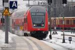 BERLIN, 06.02.2010, RE2 nach Cottbus bei der Einfahrt in Berlin Hauptbahnhof