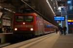 114 004 mit dem Warnemnde Express (RE 38590) in Berlin Hbf (tief).