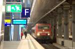 Dsseldorferin 143 588-2 mit der RB 13 (RB 28863) nach Wustermark in Berlin Hbf(tief).