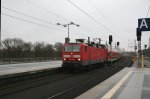 BR 143-848-8 mit einer Regionalbahn bei der Einfahrt in den Bahnhof Berlin Hauptbahnhof am 12.12.2007