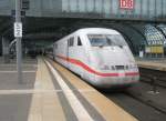 Hier 401 051-8  Lneburg  als ICE872 von Basel SBB nach Berlin Ostbahnhof, bei der Ausfahrt am 18.6.2011 aus Berlin Hbf.