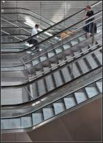 Ebenenwechsel -     Im neuen Berliner Hauptbahnhof.