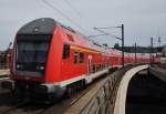 Hier ein RE7 (RE18257) von Wünsdorf-Waldstadt nach Berlin Zoologischer Garten, bei der Einfahrt am 30.4.2012 in Berlin Hbf.