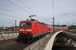 Hier 143 307-7 mit einem RE7 (RE18262) von Berlin Zoologischer Garten nach Wünsdorf-Waldstadt, bei der Ausfahrt am 30.4.2012 aus Berlin Hbf.