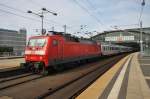 Hier 120 154-0 mit IC140 von Berlin Ostbahnhof nach Amersfoort, bei der Ausfahrt am 30.4.2012 aus Berlin Hbf.