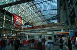 Hauptbahnhof Berlin innen am Nordeingang, Blick auf Ebene 5 (S-Bahn) 11.06.2006