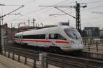 Hier 605 014-8 als ICE380 von Aarhus H nach Berlin Ostbahnhof mit 605 817-2  Kbenhavn  als ICE38 von Kbenhavn H nach Berlin Ostbahnhof, bei der Ausfahrt am 16.6.2012 aus Berlin Ostbahnhof.