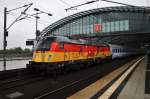 Hier 5 370 005 mit EC46 von Warszawa Wschodnia nach Berlin Hbf., bei der Ausfahrt am 16.6.2012 aus Berlin Hbf.