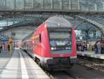 Eine Doppelstock Garnitur steht am 07. August 2012 als RE 7 nach Wnsdorf-Waldstadt im Berliner Hbf.