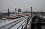 Hier 402 038-4  Saarbrcken  als ICE940 von Berlin Ostbahnhof nach Kln/Bonn Flughafen mit 808 010-3  Fontanestadt Neuruppin  als ICE950 von Berlin Ostbahnhof nach Kln Hbf., bei der Einfahrt am