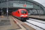 Hier 182 005 mit einem RE1 (RE18119) von Magdeburg Hbf.