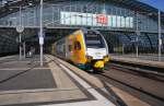 Hier 445 104-3 als RE2 (RE37358) von Wittenberge nach Cottbus, bei der Ausfahrt am 1.5.2013 aus Berlin Hbf.