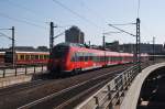 Hier 442 333-1 als RE7 (RE18711) von Wünsdorf-Waldstadt nach Bad Belzig, bei der Einfahrt am 1.5.2013 in Berlin Hbf.