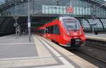 Hier 442 624-3 und 442 826-4 als RB14 (RB18919) von Nauen nach Berlin Schönefeld Flughafen, bei der Ausfahrt am 1.5.2013 aus Berlin Hbf. 