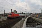 Hier 101 133-7 mit IC2954 von Berlin Ostbahnhof nach Kln Hbf., bei der Einfahrt am 26.7.2013 in Berlin Hbf.