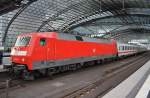 Hier 120 103-7 mit IC2385 von Berlin Ostbahnhof nach Frankfurt(Main) Hbf., dieser Zug stand am 21.12.2013 in Berlin Hbf.