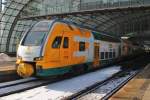 Hier 445 104-3 als RE2 (RE83964) von Wittenberge nach Cottbus, dbei der Ausfahrt am 1.2.2014 aus Berlin Hbf.