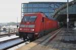 Hier 101 127-9 mit IC141 von Amsterdam Centraal nach Berlin Ostbahnhof, bei der Ausfahrt aus 1.2.2014 aus Berlin Hbf.