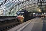 Hier 182 573-6 mit EC248 von Wroclaw Glowny nach Berlin Hbf., bei der Ausfahrt am 15.3.2014 aus Berlin Hbf., in Richtung Berlin Zoologischer Garten.