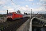 Hier 101 052-9 mit IC140 von Berlin Ostbahnhof nach Amsterdam Centraal, bei der Einfahrt am 1.5.2014 in Berlin Hbf.