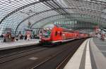 Hier ein RE1 (RE18180) von Frankfurt(Oder) nach Brandenburg Hbf., bei der Ausfahrt am 14.6.2014 aus Berlin Hbf.