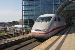 Hier 401 052-6  Hanau  als ICE876 von Kassel-Wilhelmshöhe nach Berlin Ostbahnhof, dieser Triebzug stand am 6.9.2014 in Berlin Hbf.