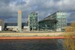 Blick auf den Berliner Hauptbahnhof am 19.11.2015