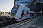 IC2431  Borkum  von Emden Außenhafen nach Cottbus verlässt am 13.5.2016 geschoben von 146 559-0 Berlin Hbf.