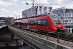 442 826-4 verlässt am 13.5.2016 als RE7 (RE18722)  Airport-Express  von Dessau Hauptbahnhof nach Wünsdorf-Waldstadt den Berliner Hauptbahnhof.