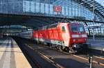 120 143-3 und 120 126-8 (Zugspitze) bringen am 30.10.2016 den IC2905 von Berlin Ostbahnhof nach Frankfurt(Main) Hauptbahnhof in den Berliner Hauptbahnhof.