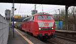 Railsystems RP GmbH, Gotha mit ihrer  218 219-2  (NVR:  92 80 1218 319-2 D-RPRS ) und einigen Drehgestell-Flachwagen (leer) am 28.01.25 Durchfahrt Bahnhof Berlin-Hohenschönhausen.