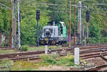 Tele-Blick auf Vossloh G 6 (98 80 0650 301-1 D-DB) von DB Regio Nordost, die beim Rangieren in der Abstellgruppe kurzzeitig in der Osteinfahrt des Bahnhofs Berlin-Lichtenberg steht.
Aufgenommen am Ende des Bahnsteigs 19/20.
[19.7.2019 | 14:37 Uhr]