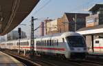 Hier IC2388 von Frankfurt(Main) Hbf. nach Berlin Sdkreuz, bei der Durchfahrt am 29.10.2011 durch Berlin Ostbahnhof in Richtung Berlin Hbf.