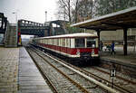 276 271 am 14.11.1990 im Berliner S-Bahnhof Ostkreuz.