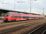 Berlin Schnefeld Flughafen, Einfahrt 442 818/442 318-2 mit dem RE 7 (RE 18718) nach Wnsdorf-Waldstadt am 28. August 2013.