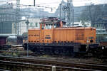 106 432 (mit  Stromabnehmer ) am 13.11.1990 in Höhe S-Bahnhof Berlin Warschauer Straße.