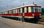 277 087 steht am 06.08.1994 in Bernau bei Berlin auf einer Ausstellung  70 Jahre S-Bahn . Der 1938 in der Bauart  1938/41  unter der Nr. 3905 - später ET 167 072 - gelieferte Tw. ist nach einem Vermerk in einem Informationsheft des Berliner Vereins  Historische S-Bahn e. V.  zusammen mit den Viertelzug 277 003/004 - siehe dort - der einzige erhaltene nicht modernisierte Triebwagen dieser Bauart. 