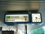 Zugzielanzeiger in Bochum Hbf. Gleis 8 fr die S1 nach Dortmund