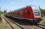 RE1 (RE10124)  Nordrhein-Westfalen-Express  von Hamm(Westf) nach Aachen Hauptbahnhof erreicht am 3.7.2017 den Bochumer Hauptbahnhof. Schublok war 146 258.