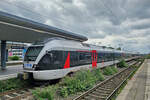 Der VIAS-Elektrotriebzug 23 11 09 A ist hier im September 2024 als RE16 nach Essen unterwegs und hier bei der Weiterfahrt vom Hauptbahnhof in Bochum zu sehen.