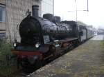 Die Dampflokomotive 2455 mit dem  Zug der Erinnerung  zu Besuch im Bochumer Hbf.,auf Gleis 1 abgestellt fr die Besucher.