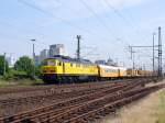 233 493 [9280 1 233 493-6 D-DB] der DB Bahnbau Gruppe überführt eine Bettungsreinigungseinheit (Braunschweig Hbf, 04.07.2015) 