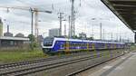 Eine RS1 der NordWestBahn aus Bremen-Farge bei der Einfahrt in den Bremer Hbf.