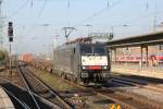 189 159-7 zieht einen Conzainerzug durch Bremen. 11.11.2011.