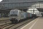 Railpool 193 806-7 Vectron mit einem Containerzug am 30.08.2013 in Bremen Hbf.