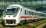 IR 2332 (Dresden–Oldenburg) am 01.06.2002 in Bremen Hbf